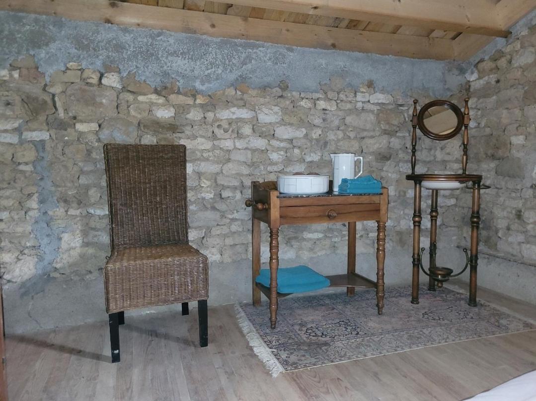 Nuit Insolite, Chambre Au Dessus D'Une Etable La Chapelle-Themer Kültér fotó